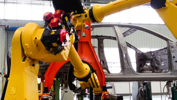 機(jī)器人自動(dòng)滾邊在白車(chē)身上的應(yīng)用 機(jī)器人自動(dòng)滾邊在白車(chē)身上的應(yīng)用